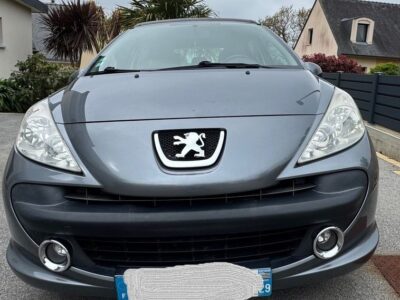 Vend 207 1;4l 16v 141282 KMS essence boite auto