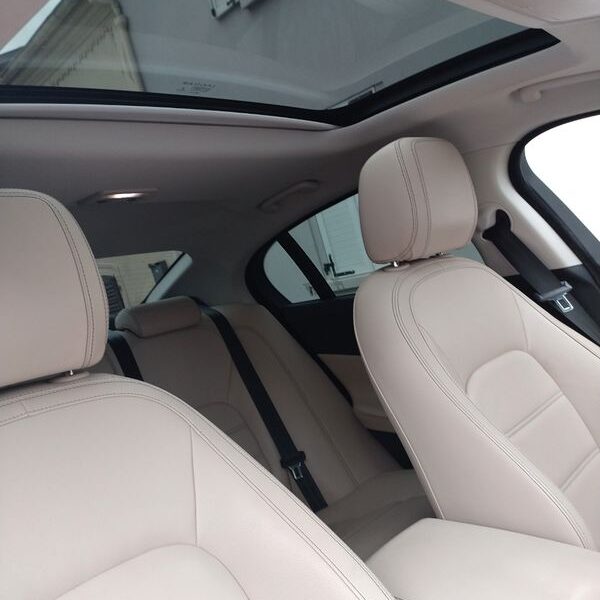 Vends jaguar xe prestige 2.0 awd auto
