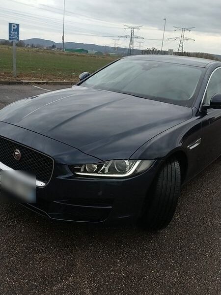 Vends jaguar xe prestige 2.0 awd auto