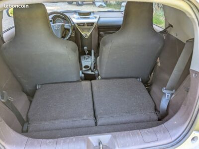 Toyota iQ - citadine compacte - boîte auto