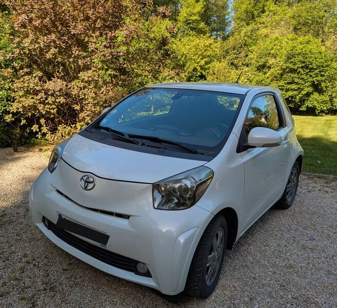 Toyota iQ - citadine compacte - boîte auto